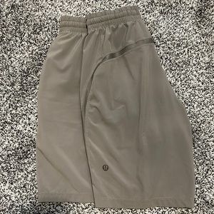 Lululemon 7” Pace Breaker Linerless Shorts